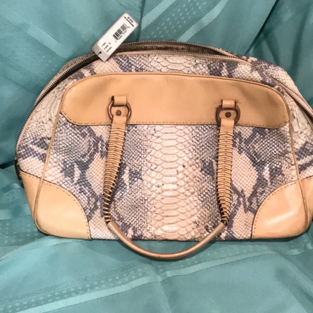 Peach and Grey Adrienne Vittadini satchel